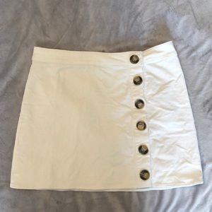 Button skirt